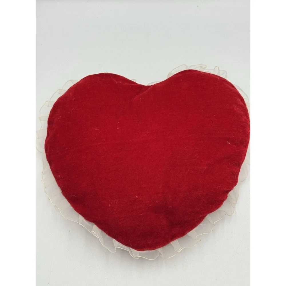 Vintage Be Mine Heart Pillow With White Trim